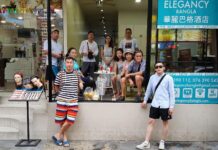 Аяллын даатгал Практикал даатгал Практикал Даатгал компаний хамт олон Пүкет аралд аялж байгаа нь