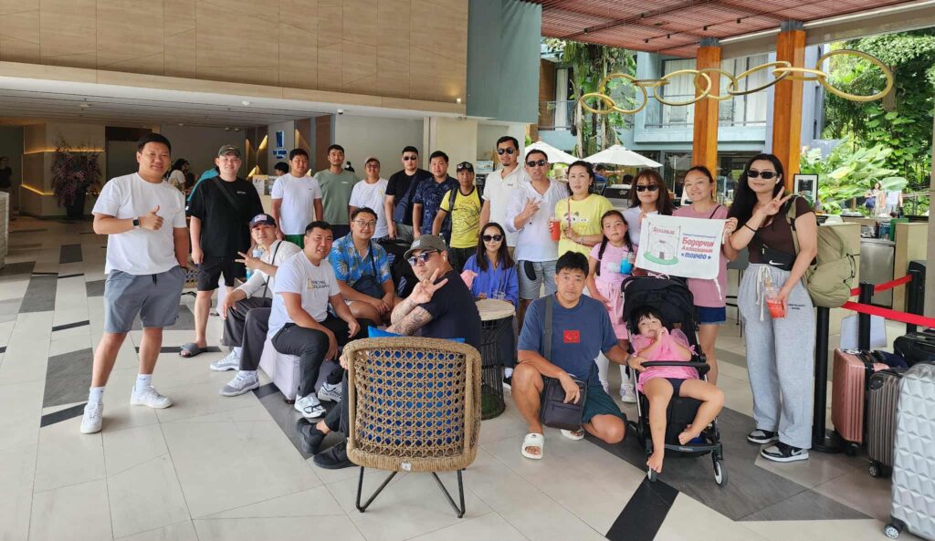 Манай аялагч нар Пүкетийн The Nature Phuket буудалд