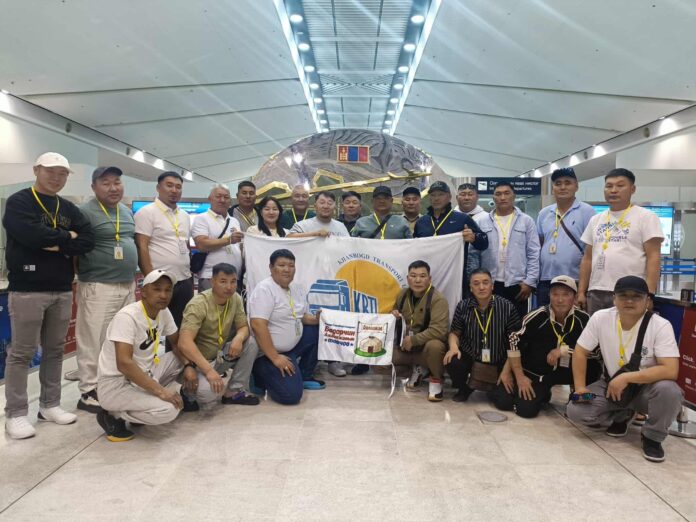 Манай аялагч нар Чингис хаан нисэх буудлаас аялалдаа гарах гэж байгаа нь