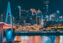 ЧУНЧИН хөтөлбөртэй аялал (9 өдөр) Хөх хотоор дамжиж явах хувилбар Чунчин хотын шөнийн үзэмж